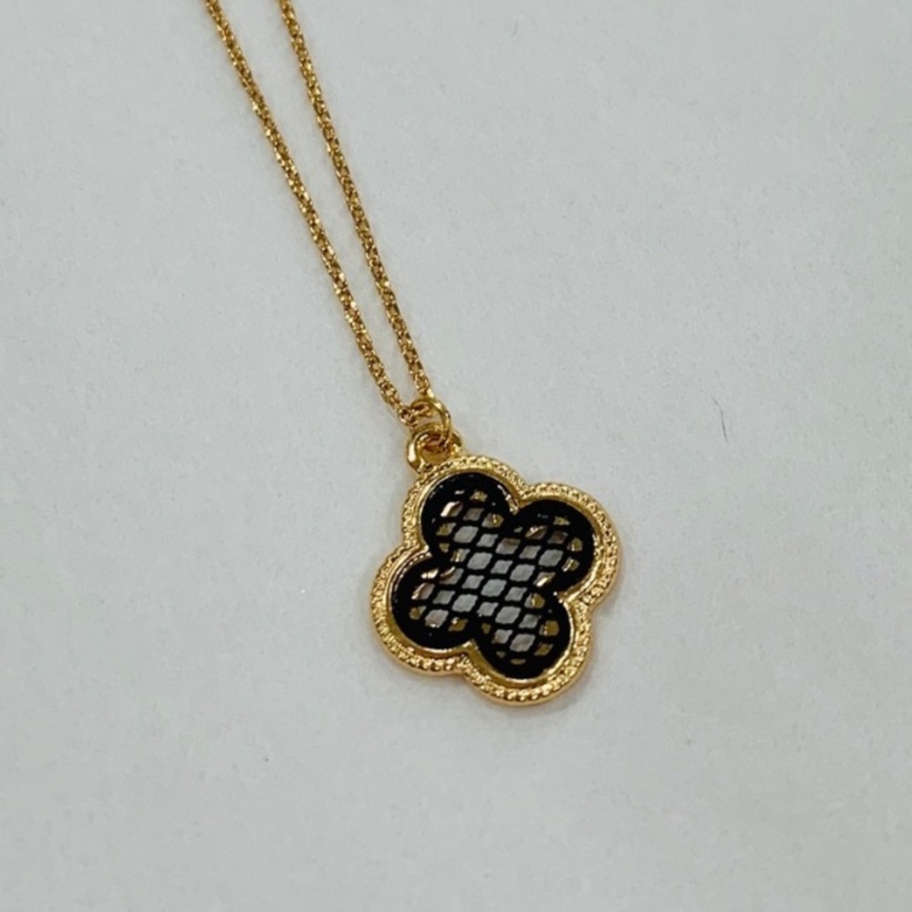 Dainty Gold-Silver Clover Necklace - Picture 4 of 4